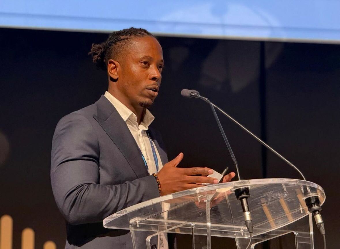 Kevin Rutankabandi de Wheere présente la solution de géolocalisation indoor lors de l’événement InnoDay, organisé dans le cadre des Prix de l’Innovation Aerospace Valley.